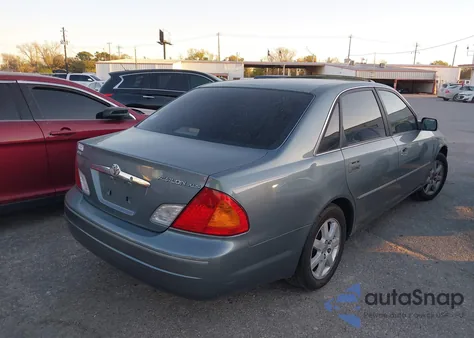 2000 Toyota Avalon Xls z USA, uszkodzony, nr VIN 4T1BF28BXYU013685